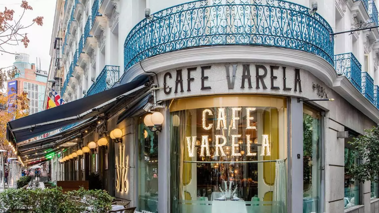 La firma de Zabala, sobre el Café Varela y el Gran Premio