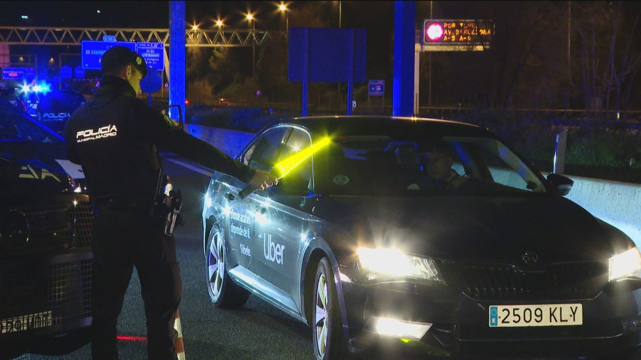 Acompañamos a la Policía en un control nocturno de alcohol y drogas, con varios positivos