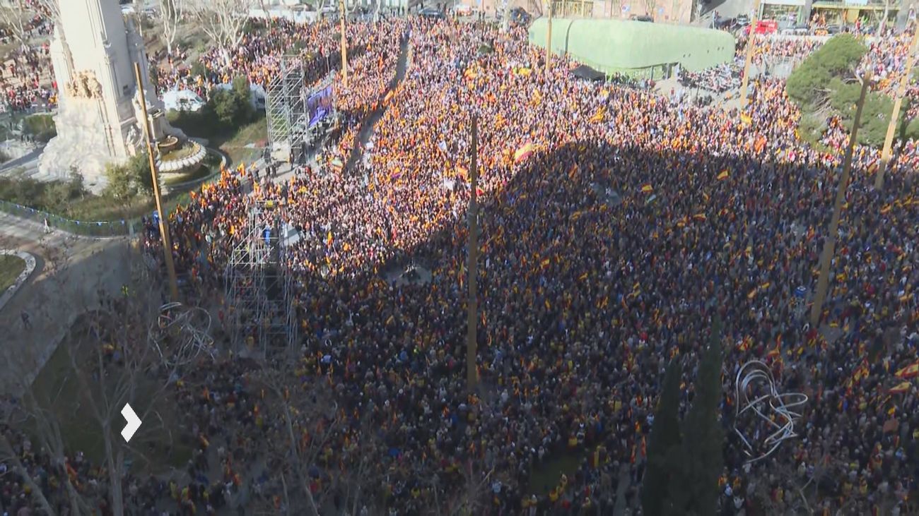 Miles de personas se manifiestan en Madrid contra la Ley de Amnistía