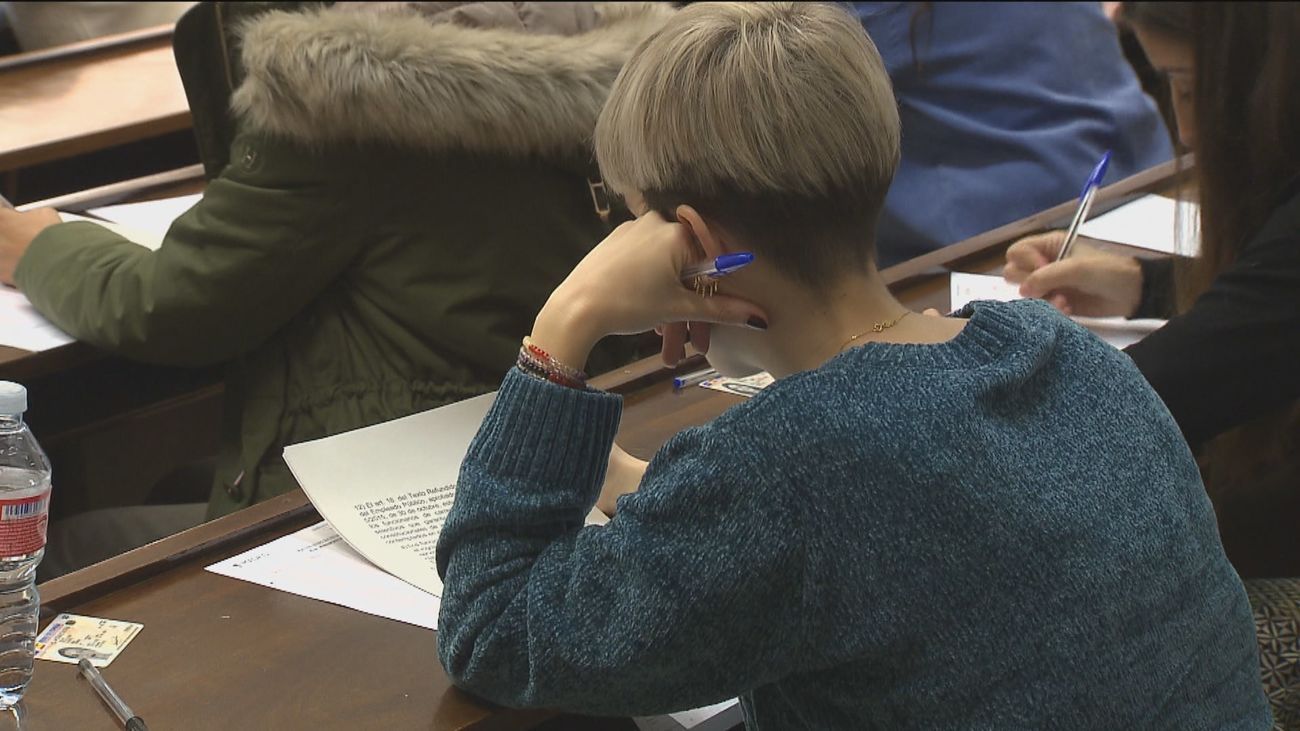 ¿Preparador de oposiciones o academia? Los consejos de Rafa Montes