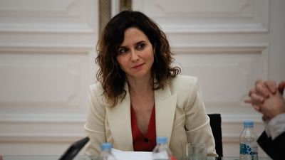 Ayuso traslada su pésame a la familia de los jóvenes de  Arganda muertos tras chocar con un "kamikaze"