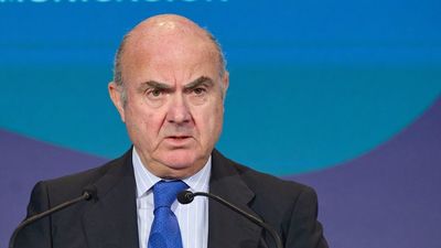 De Guindos asegura que el BCE "no tiene ningún tipo de calendario" para bajar los tipos de interés