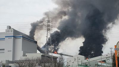 Explota una de las mayores centrales térmicas de Japón