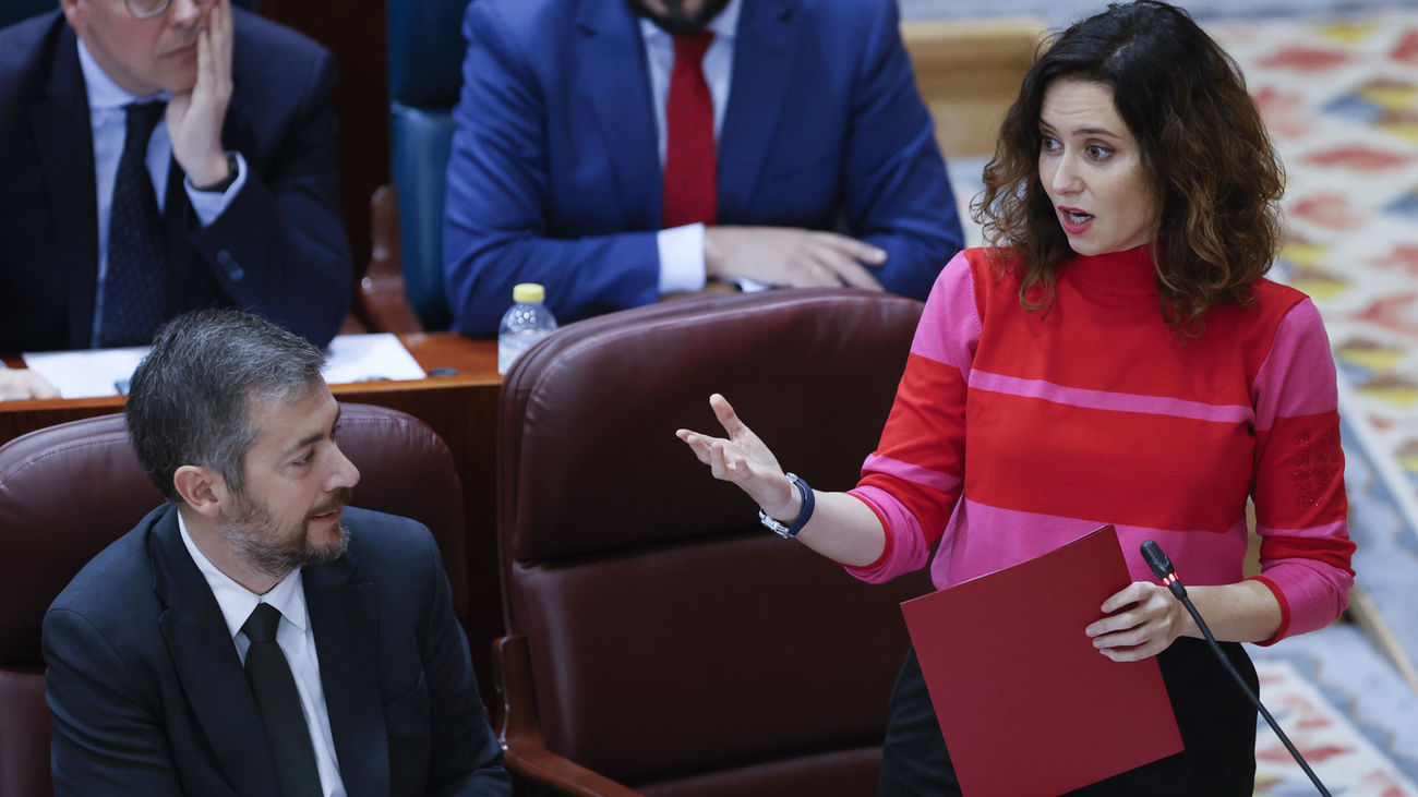 Ayuso ensalza la "seriedad" de la Asamblea frente a un Congreso "amordazado" en un país "preso de los independentistas"