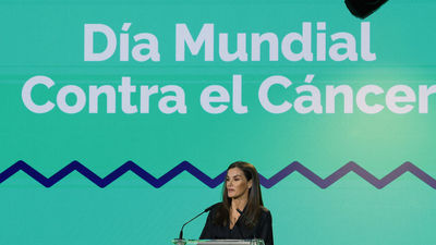 La Reina insta a la inserción laboral de pacientes con cáncer: "Es importante un entorno que les apoye"