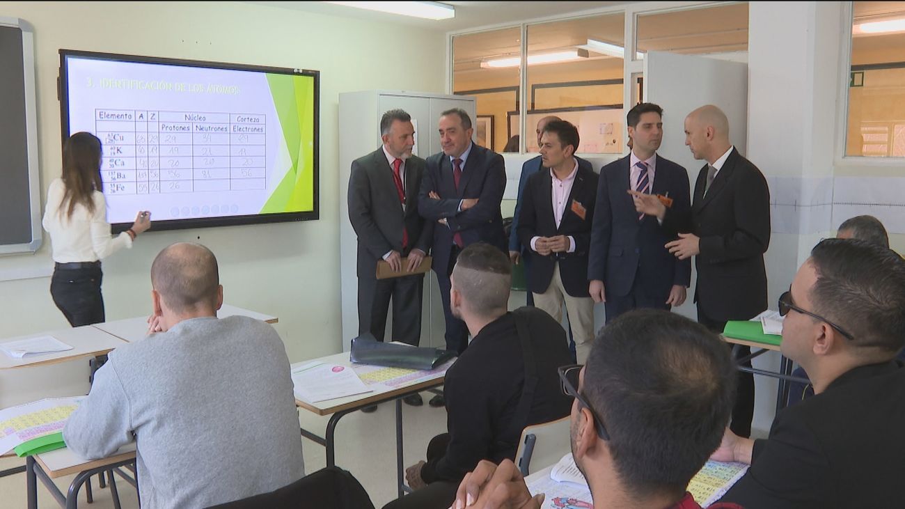 Estudiar entre rejas o cómo buscar una segunda oportunidad en las cárceles madrileñas