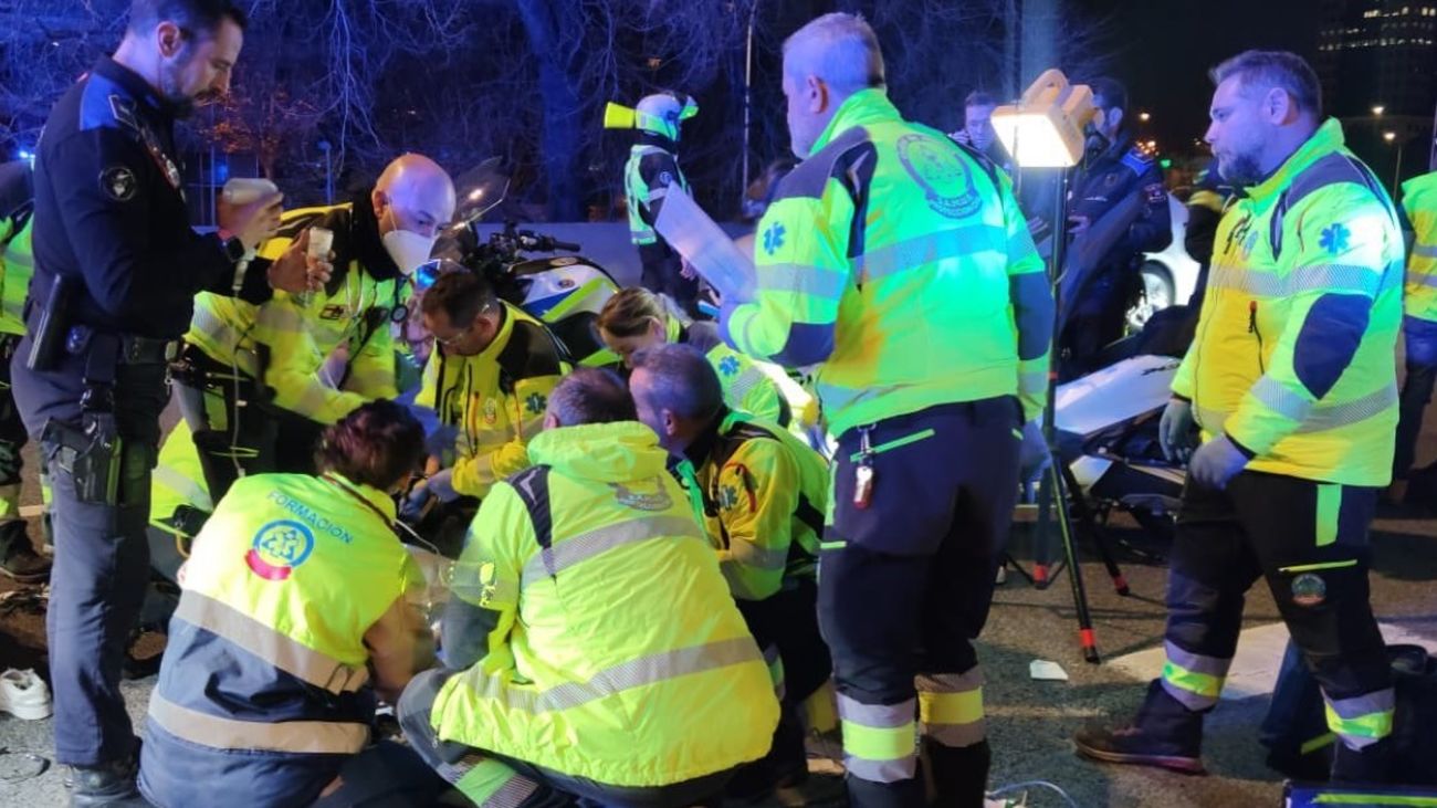 Herido grave un motorista tras chocar con un camión de basura en Madrid