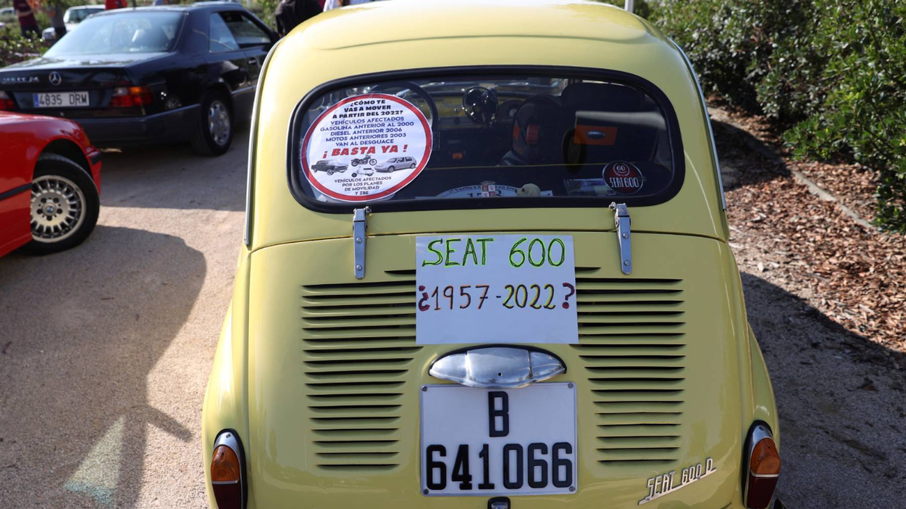 Coche antiguo en Madrid