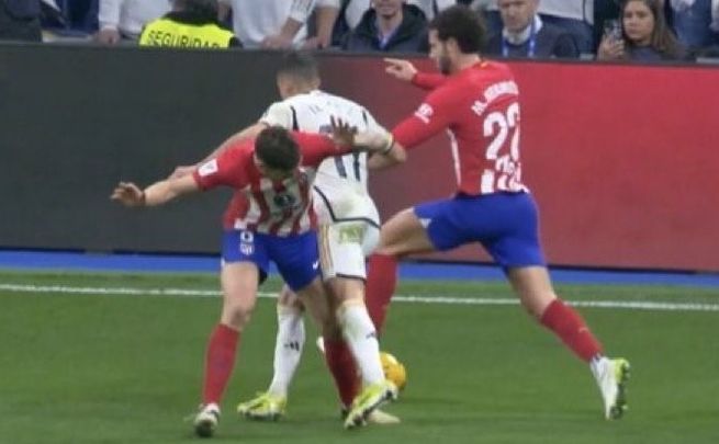 Penalti no pitado a Lucas Vázquez / TWITTER