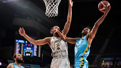 Estudiantes fulmina al colista para ferrarse al liderato