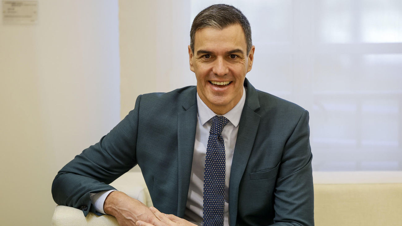 Sánchez apoya la canción 'Zorra': "A la fachosfera le gustaría el Cara al sol", y el PP le responde