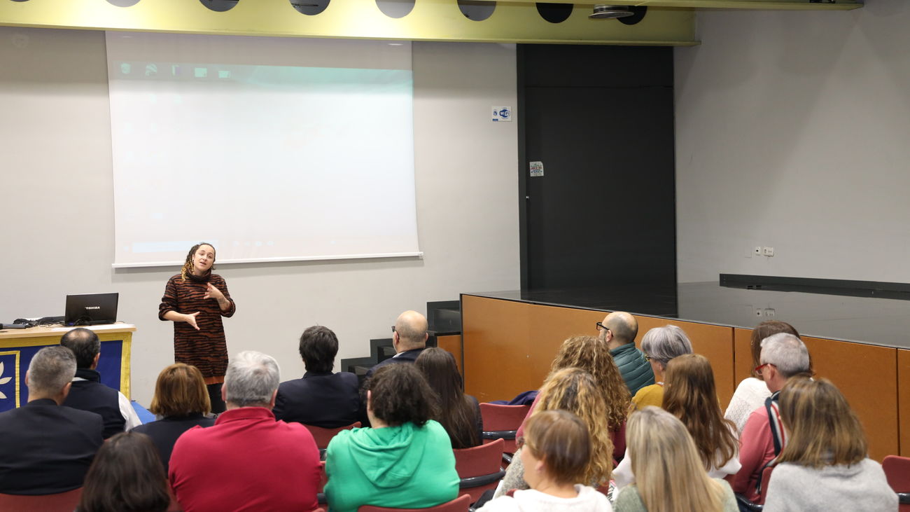 Si quieres aprender la lengua de signos, Fuenlabrada te enseña