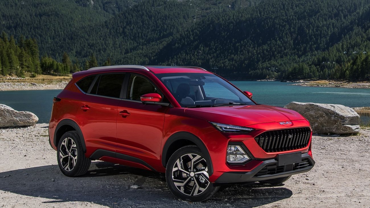 Los parisinos votan triplicar la tasa de aparcamiento para los SUVs