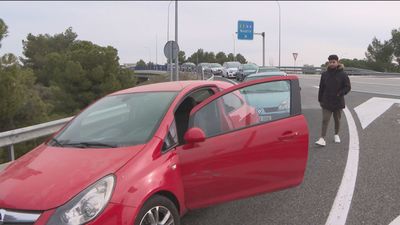 Cientos de madrileños afectados por los cortes de carreteras de los agricultores