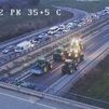 Caos en las carreteras de Madrid, muchas de ellas cortadas por la protesta de los agricultores