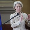 Von der Leyen retira el plan de reducir un 50% pesticidas ante la "polarización" en torno al sector agrícola