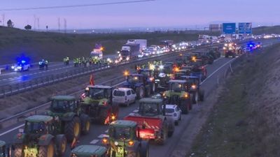 Los tractores cortan la A-42 a la altura de Illescas