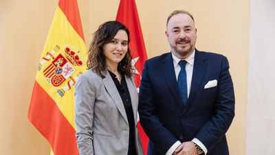 Ayuso traslada a Concovi su interés en "seguir  incrementando" el parque de viviendas asequibles