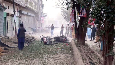 Tres atentados contra tres candidatos dejan al menos 26 muertos y 54 heridos a un día de las elecciones de Pakistán