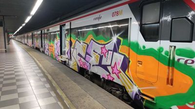 Unos grafiteros sabotean un tren de la línea C4a de Cercanías entre Alcobendas y Parla