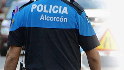 Policías locales de Alcorcón y Rivas auxilian a un bebé atragantado y a un hombre inconsciente