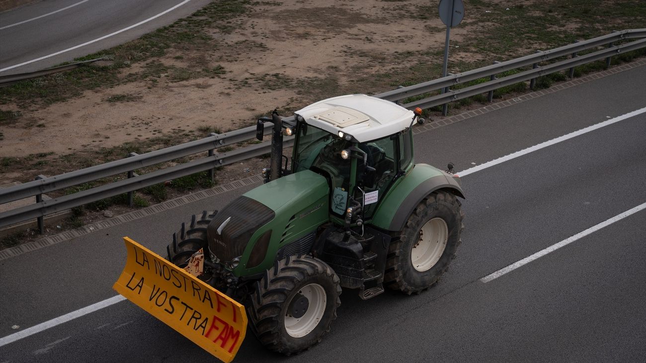 Uno de los tractores que participan en las protestas