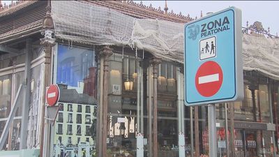 Entra en vigor la peatonalización del entorno del mercado de San Miguel
