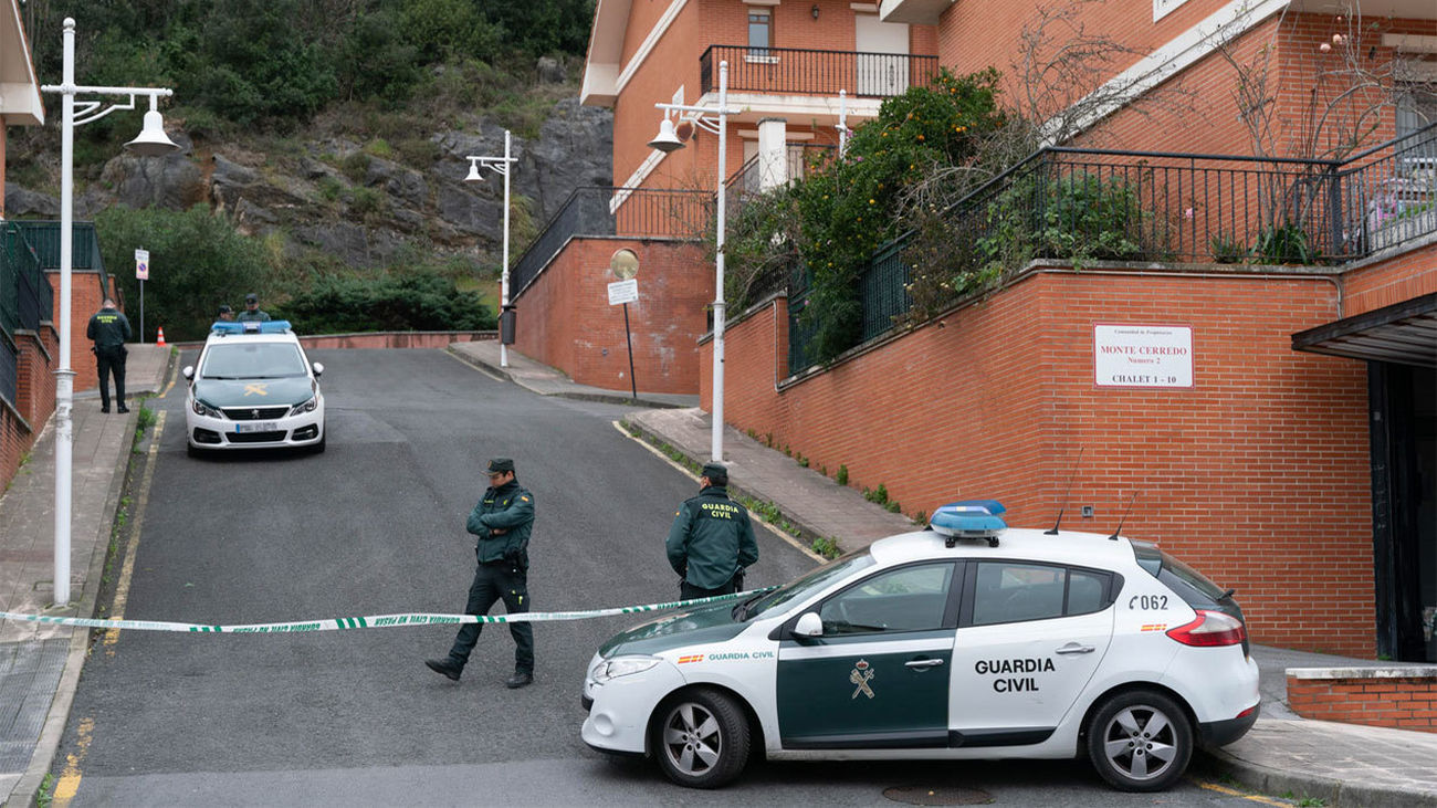 Detenidos dos menores por matar a su madre en Castro Urdiales