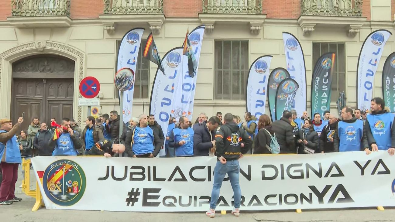 Policías y guardias civiles protestas en Madrid contra la amnistía y por la equiparación salarial