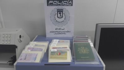 ¿Cómo se averigua si un documento es verdadero o falso? Así trabaja la Policía Científica