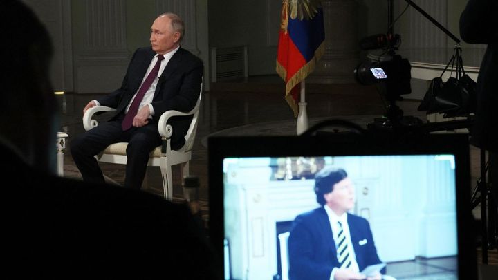 Vladimir Putin durante la entrevista con el periodista estadounidense Tucker Carlson en el Kremlin / EFE