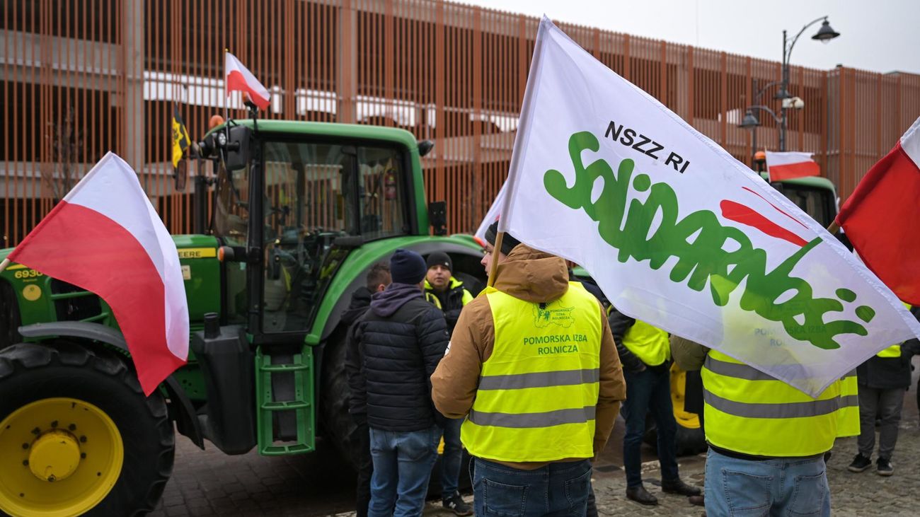 Agricultores polacos durante una protesta en Gdansk