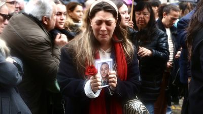 La viuda de un guardia civil muerto en Barbate se niega a que Marlaska le coloque una medalla