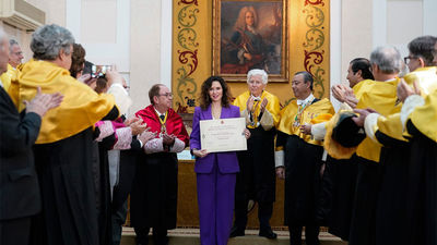 Ayuso dice que trabajará para que la salud bucodental "se oriente a la prevención"
