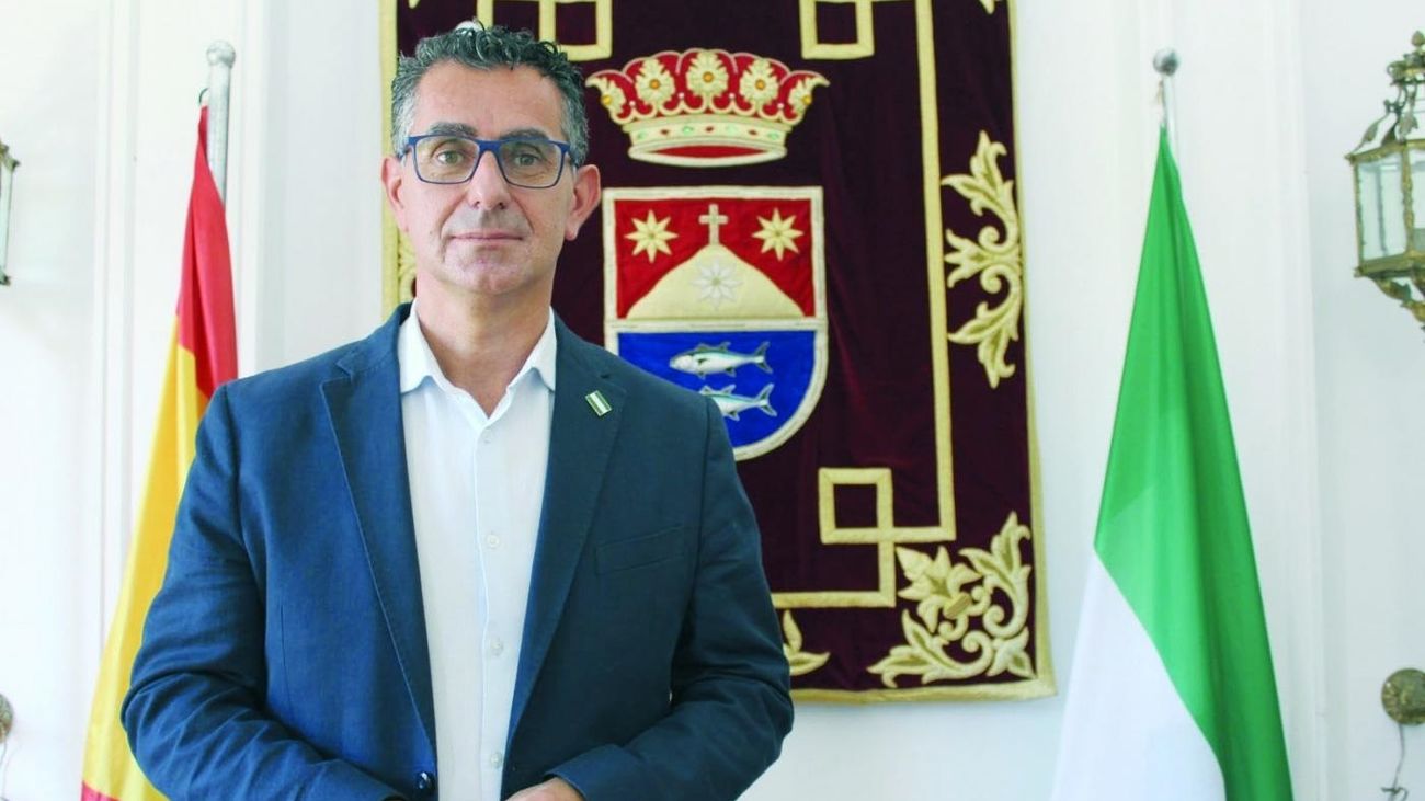 Miguel Molina, alcalde de Barbate: "Pedimos que se refuerce a la Guardia Civil con una patrullera constante"