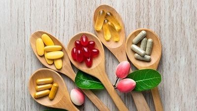 ¿Podrían los complejos multivitamínicos retrasar el envejecimiento cognitivo en los mayores?