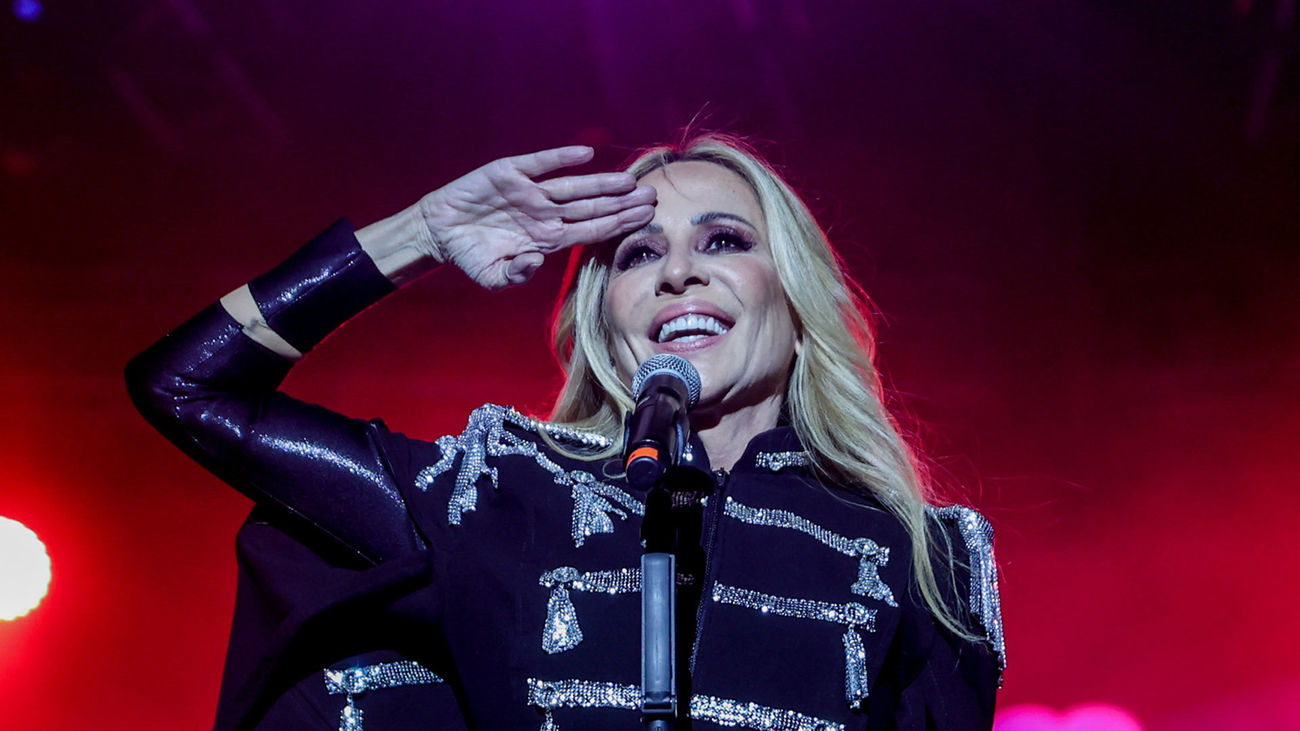 Marta Sánchez durante una actuación en las fiestas de San Isidro 2023