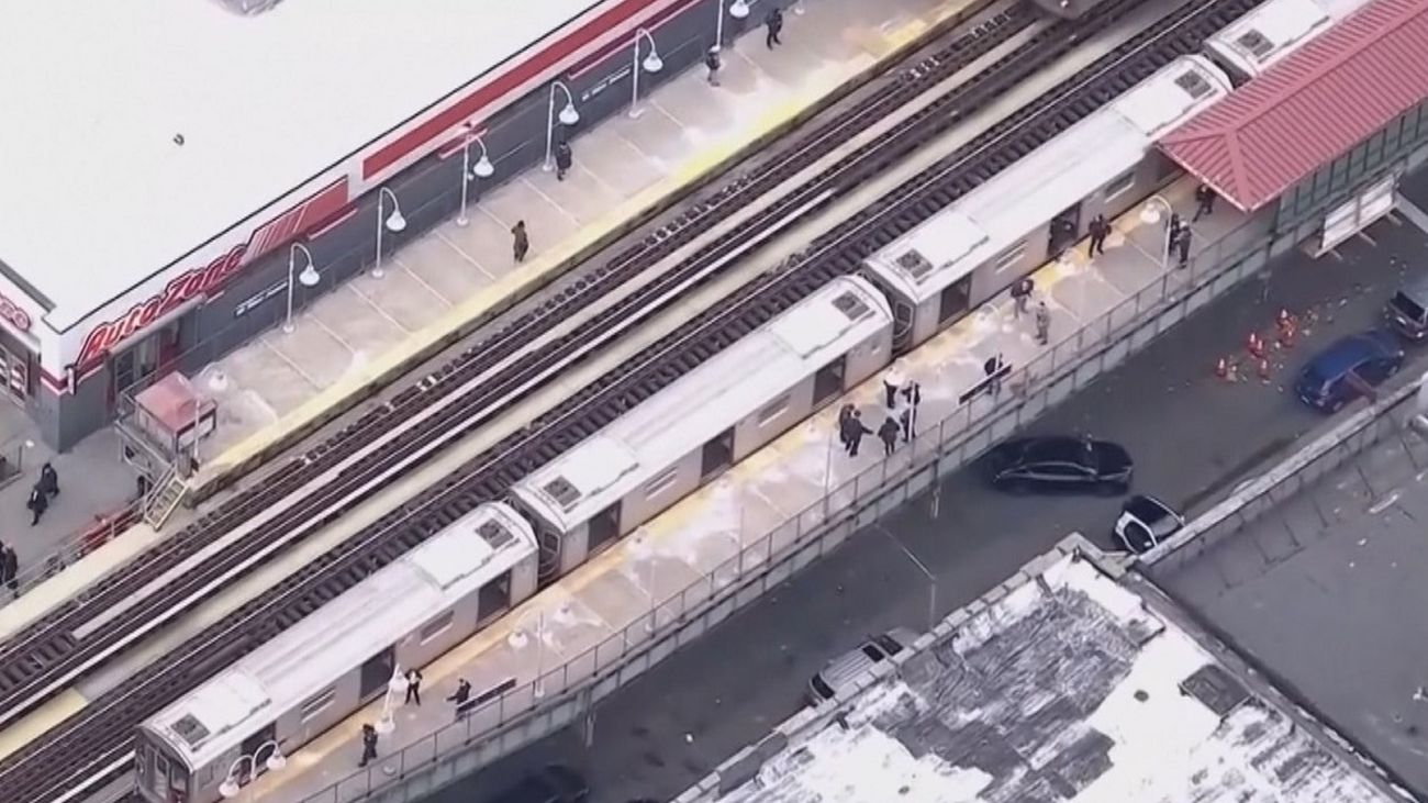 Un muerto y varios heridos en un tiroteo en una estación del metro de Nueva York