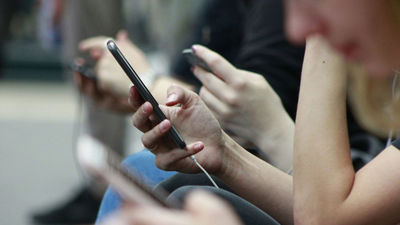 La telefonía móvil en España superó los 59 millones de líneas en 2023