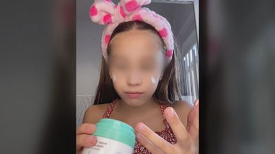 Niñas enganchadas a rutinas de belleza por culpa de TikTok: "Están iniciando patologías que no tienen"