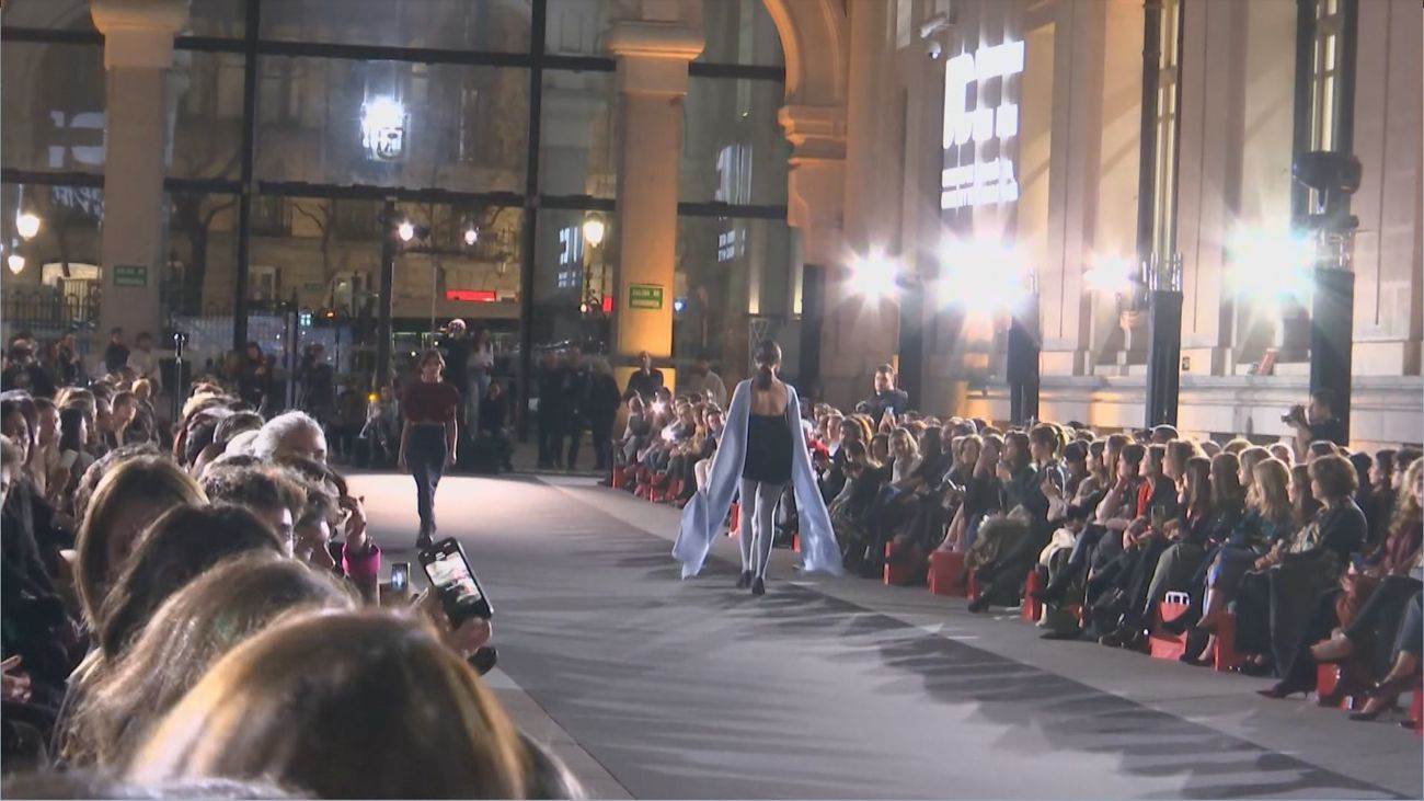 Alumnos de la Universidad de Diseño, Innovación y Tecnología presentan sus diseños de moda en Cibeles