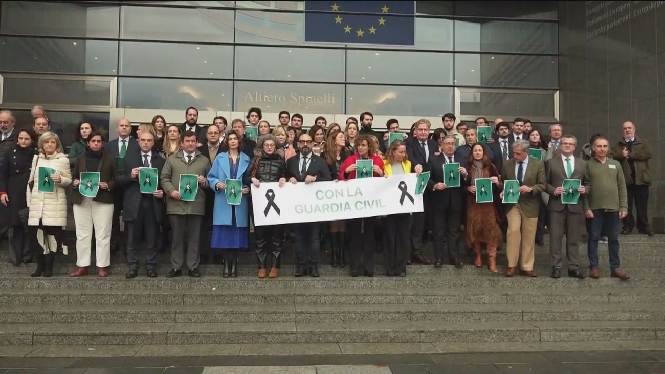 Minuto de silencio ante la Eurocámara por la muerte de los dos guardias civiles en Barbate