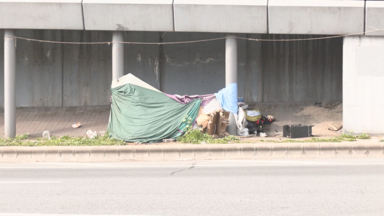 Desmantelan parte del asentamiento chabolista junto a la M-30