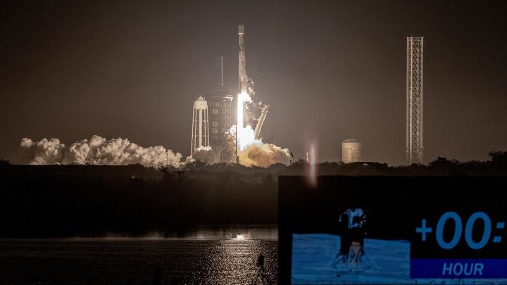 sonda de la empresa Intuitive Machines (IM-1) con el módulo Odisepo, despega hacia la Luna / EFE