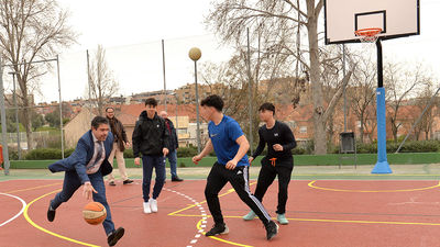 Un 'uno contra tres' del alcalde de Valdemoro para reinaugurar las pistas de Abogados de Atocha