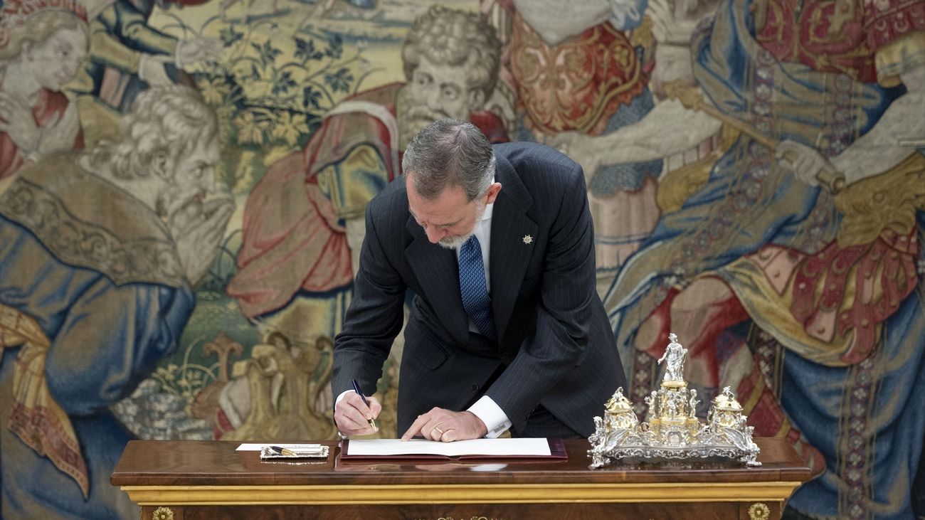 El Rey Felipe VI sanciona la reforma del artículo 49 de la Constitución