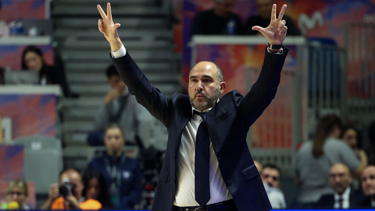 Chus Mateo: "Afrontamos el partido frente al Valencia como si fuese una final"