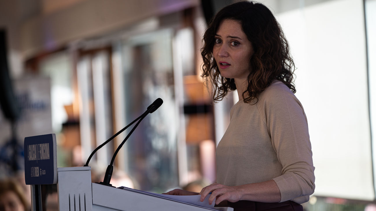 Ayuso insta a "cerrar la puerta" al BNG:  "Hay que elegir entre libertad o nacionalismo"