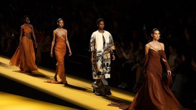 Isabel Sanchís, Paloma Suárez  y Hannibal Laguna abren un segundo día, frenético, en la Fashion Week Madrid