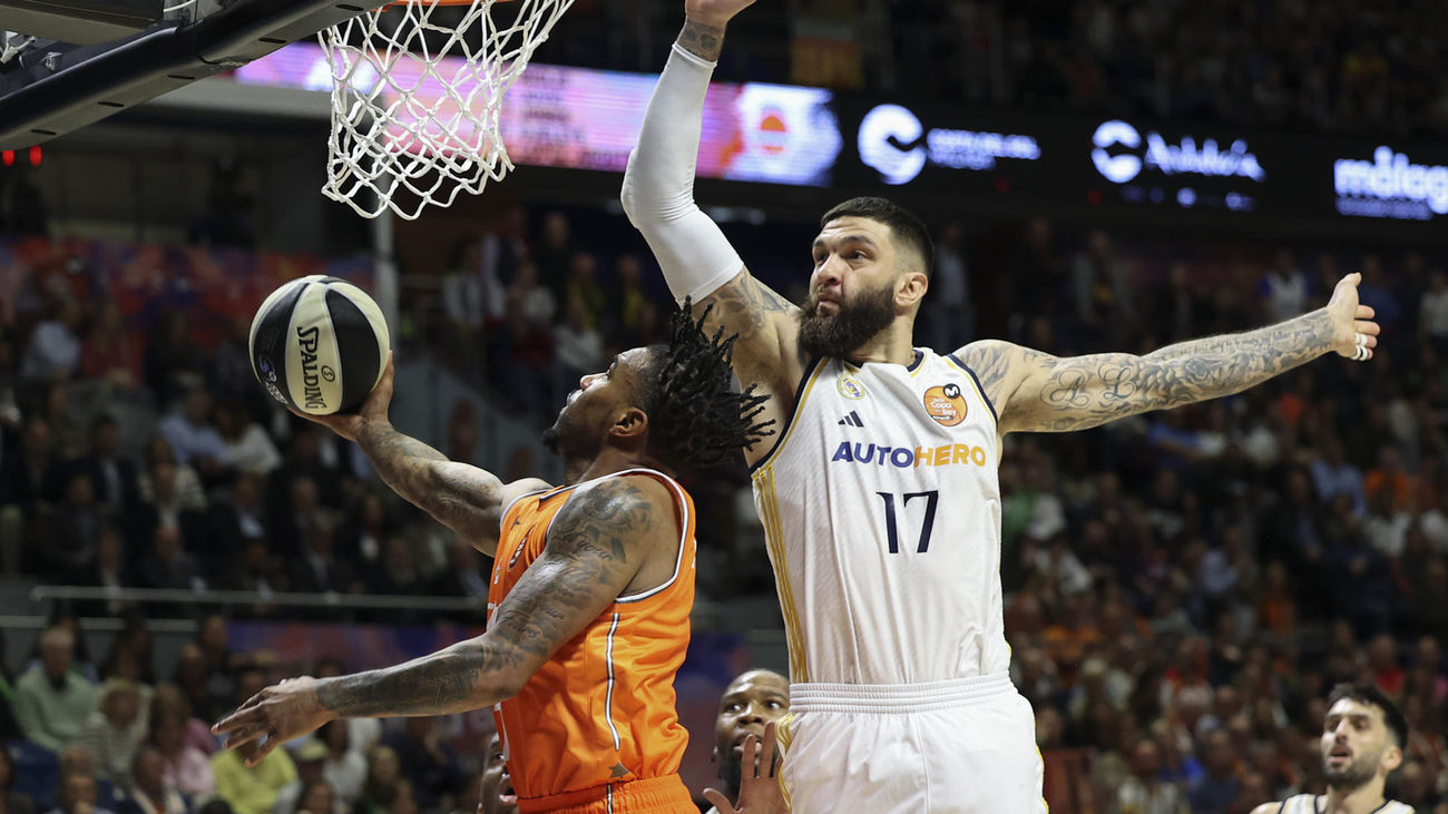 95-76. El Real Madrid despedaza al Valencia y se lanza a por la Copa